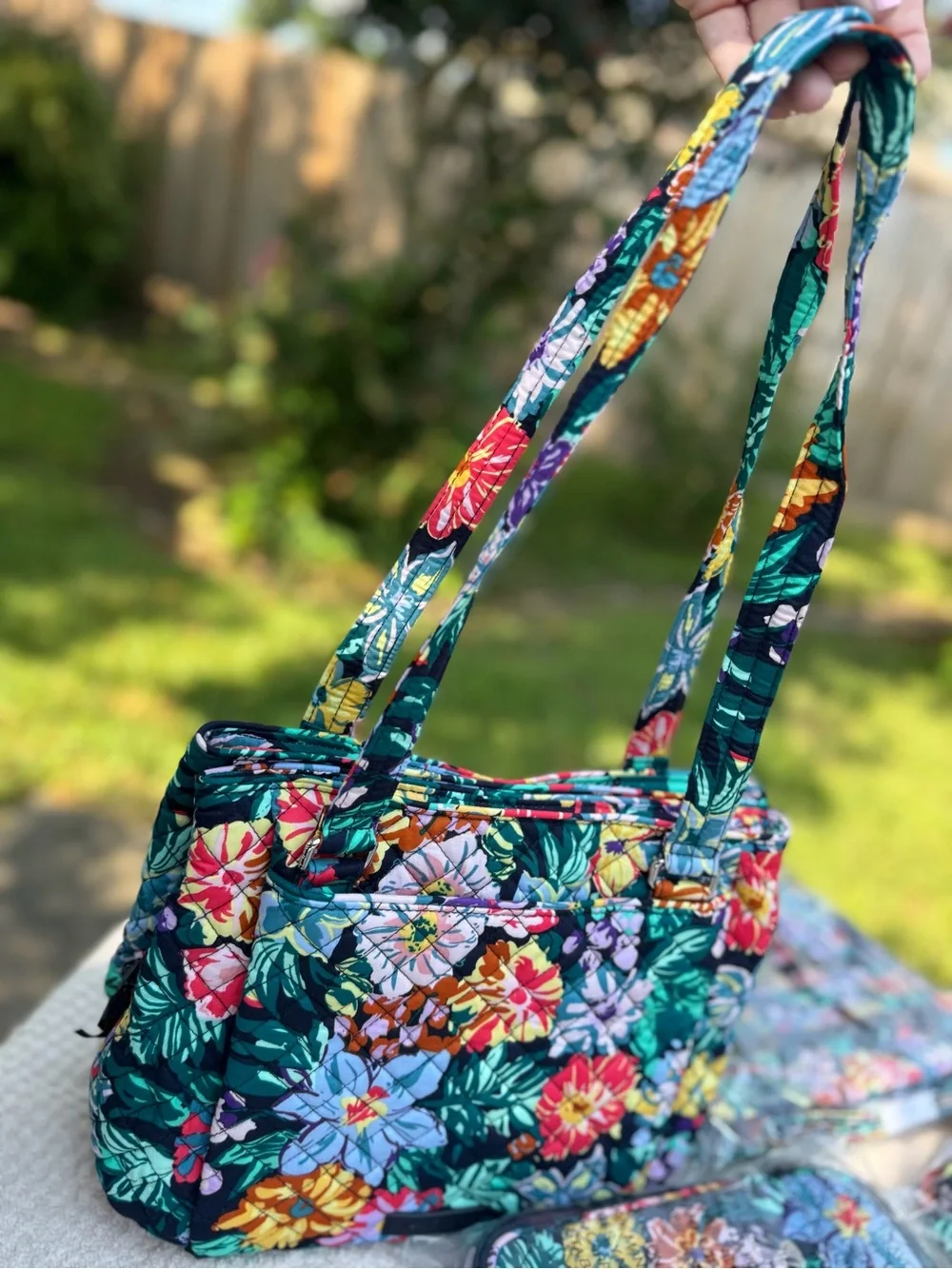 Vera Bradley Navy Quilted & Bright Floral Print “Happy Blooms” NEW 5 items - Picture 4 of 16